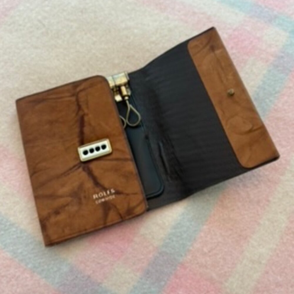 Rolfs Cowhide Leather Key Holder Caddy Snap Lock